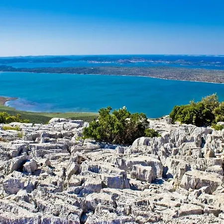 House In With Sea View, Terrace, Air Conditioning, Wi-fi شقة باكوشتاني