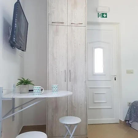 House In With Sea View, Terrace, Air Conditioning, Wi-fi Apartment Pakostane