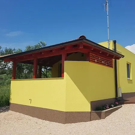 House In With Sea View, Terrace, Air Conditioning, Wi-fi Apartment Pakostane