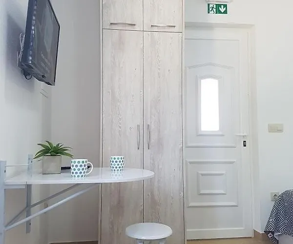 House In With Sea View, Terrace, Air Conditioning, Wi-fi Апартаменты Пакоштане